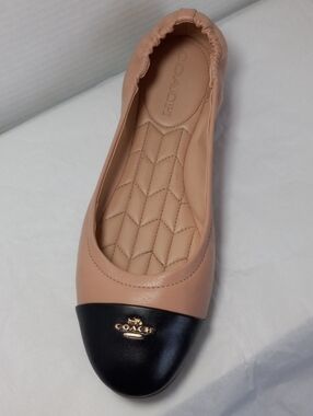 Coach Bonnie FG2542 Two-Tone Nude and Black Leather Ballet Flat Size 9.5 B